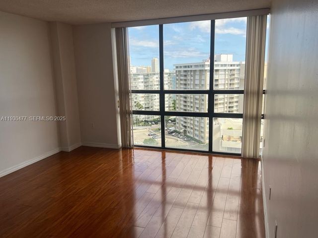 1450 Brickell Bay Dr 1606, Miami, FL 33131