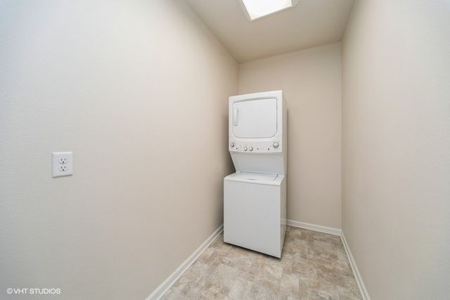 9001 Windsor Parkway 317, Johnston, IA 50131