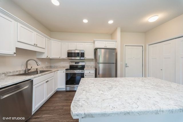 9001 Windsor Parkway 317, Johnston, IA 50131