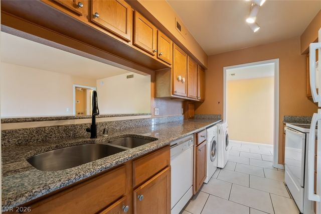 2843 Geary Place 3102, Las Vegas, NV 89109