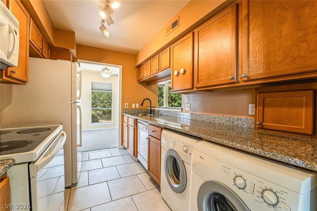 2843 Geary Place 3102, Las Vegas, NV 89109