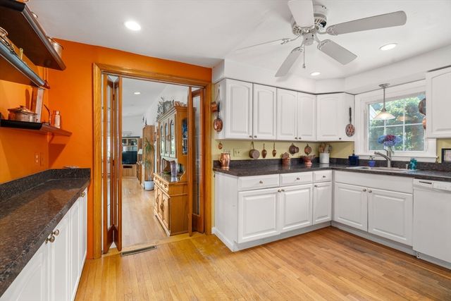 980 Randolph St, Canton, MA 02021