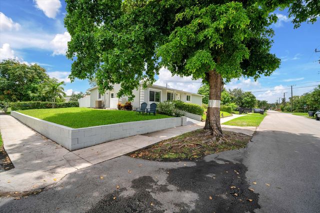 7321 Cody Street, Hollywood, FL 33024