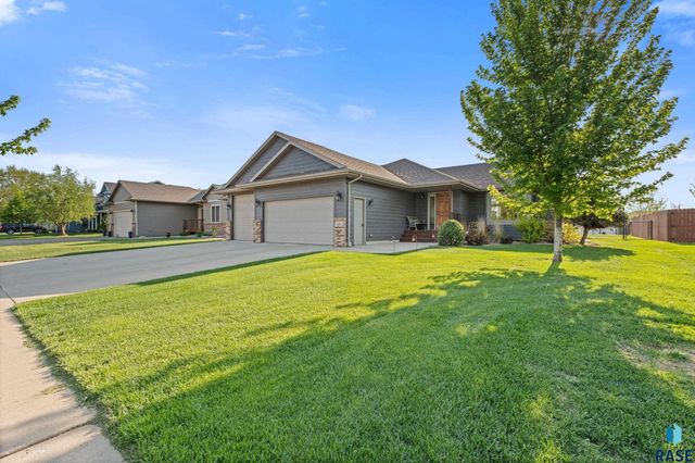 406 S Shebal Ave, Harrisburg, SD 57032