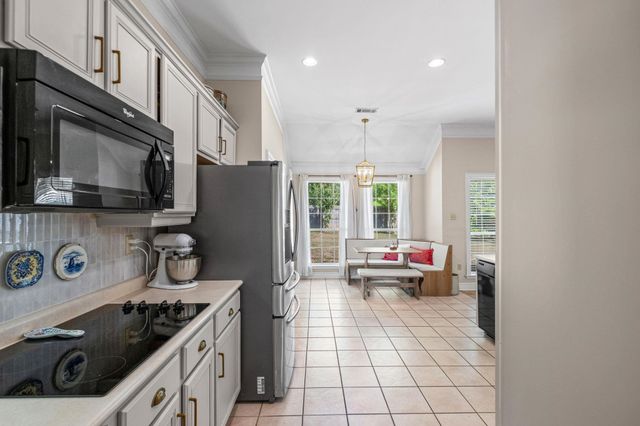 3721 APPLING LAKE DR, Bartlett, TN 38133