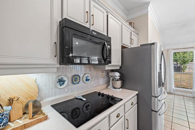 3721 APPLING LAKE DR, Bartlett, TN 38133