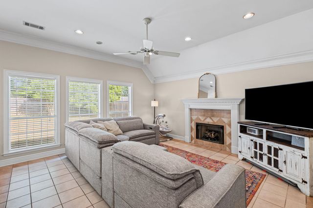 3721 APPLING LAKE DR, Bartlett, TN 38133