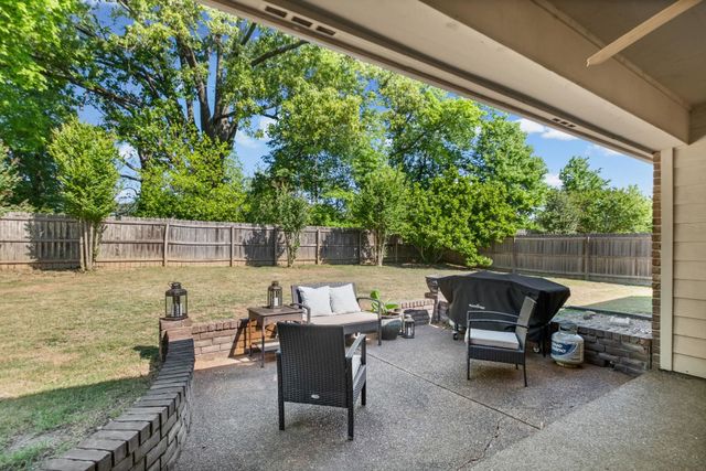 3721 APPLING LAKE DR, Bartlett, TN 38133