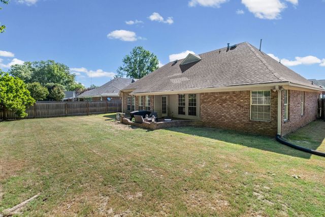 3721 APPLING LAKE DR, Bartlett, TN 38133
