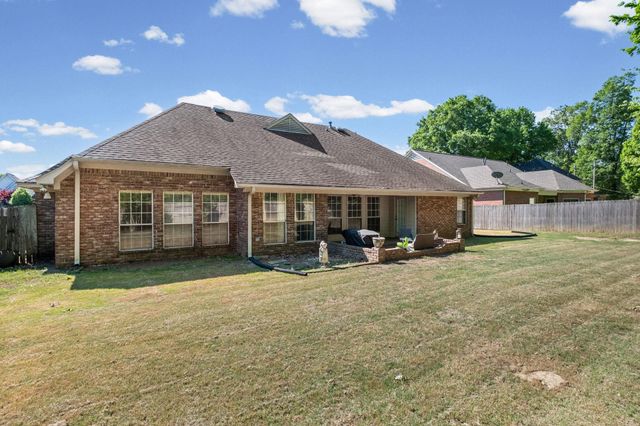 3721 APPLING LAKE DR, Bartlett, TN 38133