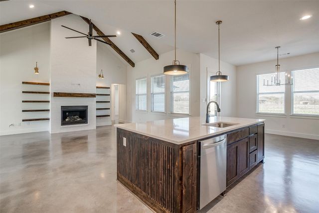 140 Olson Drive, Waxahachie, TX 75168