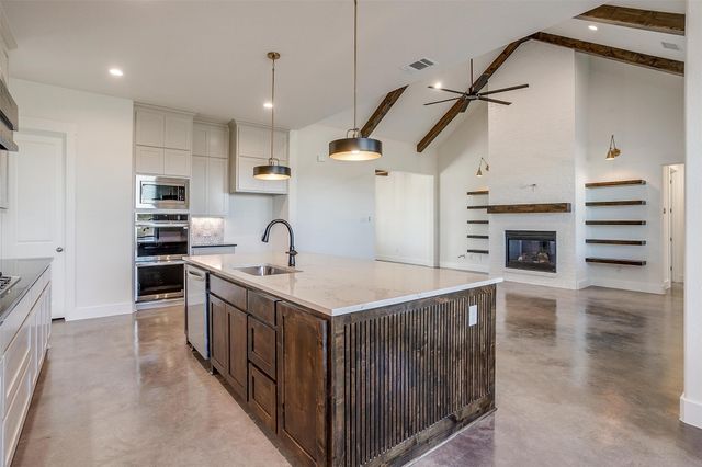 140 Olson Drive, Waxahachie, TX 75168