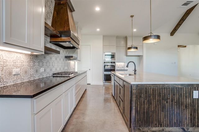 140 Olson Drive, Waxahachie, TX 75168