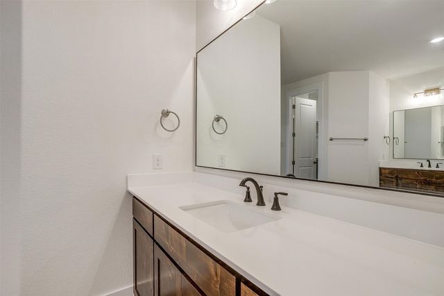 140 Olson Drive, Waxahachie, TX 75168