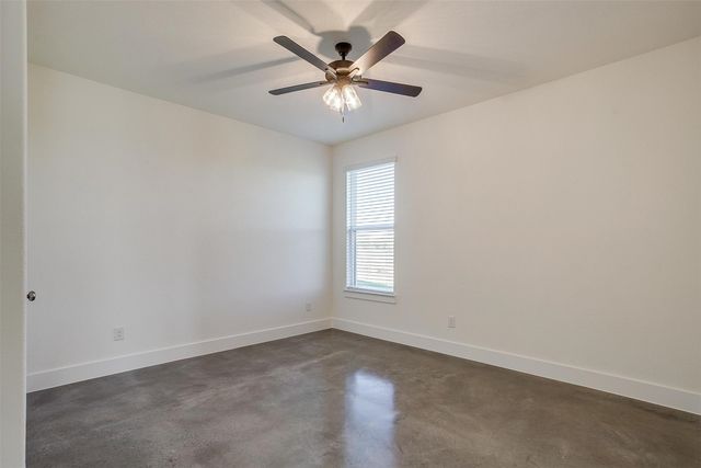 140 Olson Drive, Waxahachie, TX 75168