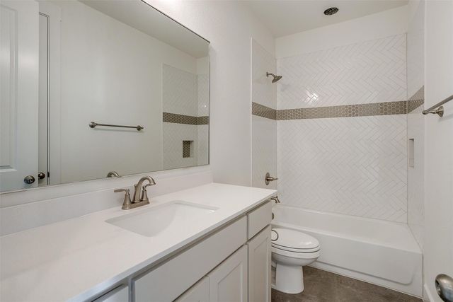 140 Olson Drive, Waxahachie, TX 75168