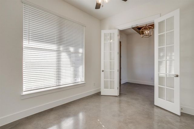 140 Olson Drive, Waxahachie, TX 75168