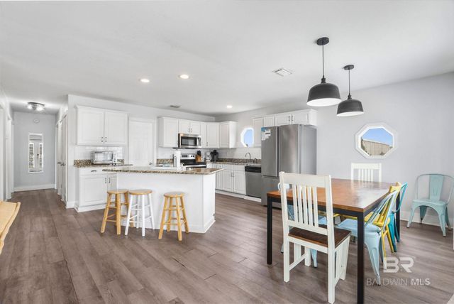 962 W Beach Boulevard, Gulf Shores, AL 36542