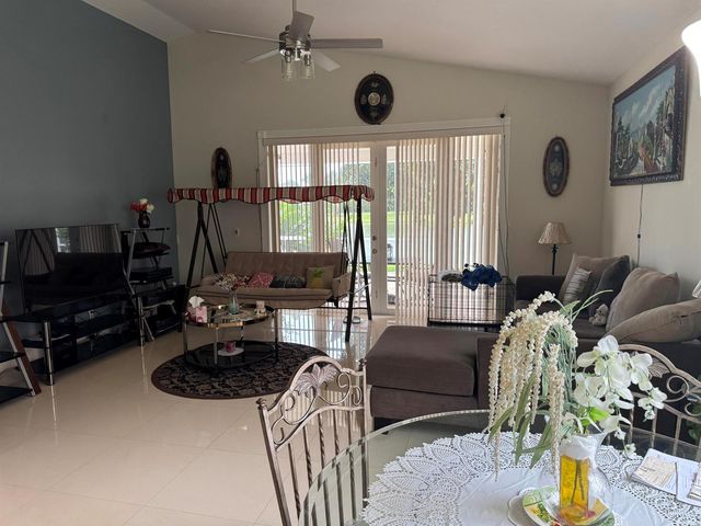 21196 Via Ventura 21196, Boca Raton, FL 33433