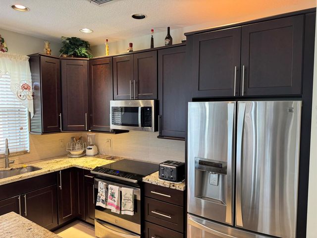 21196 Via Ventura 21196, Boca Raton, FL 33433