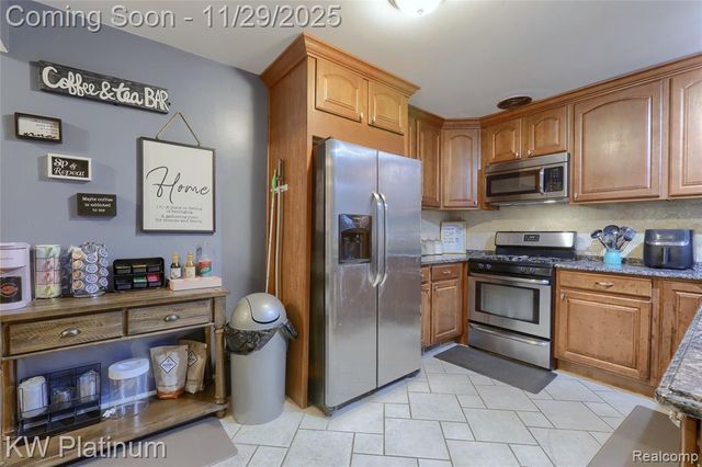 24824 Raven Avenue, Eastpointe, MI 48021