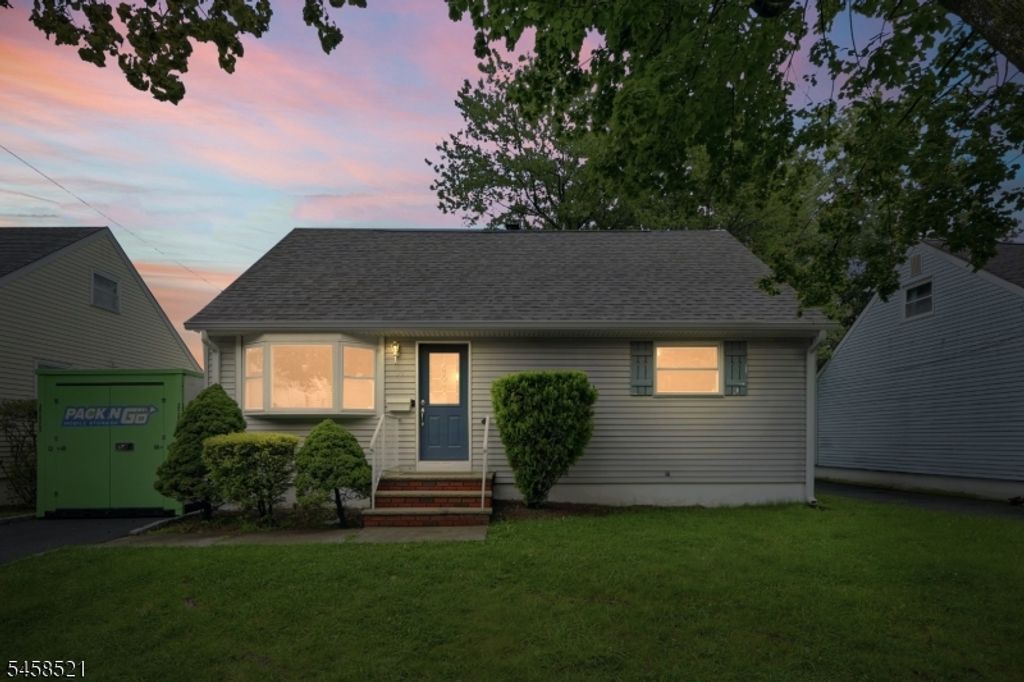 32 Merkel Dr, Bloomfield Twp., NJ 07003 — photo 2