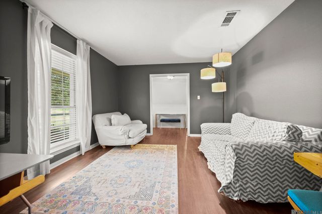 1369 Crescent Dr, Baton Rouge, LA 70806