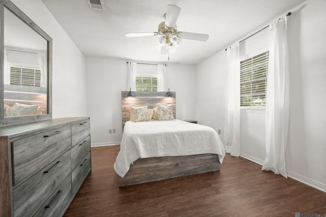 1369 Crescent Dr, Baton Rouge, LA 70806