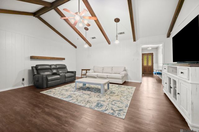 1369 Crescent Dr, Baton Rouge, LA 70806