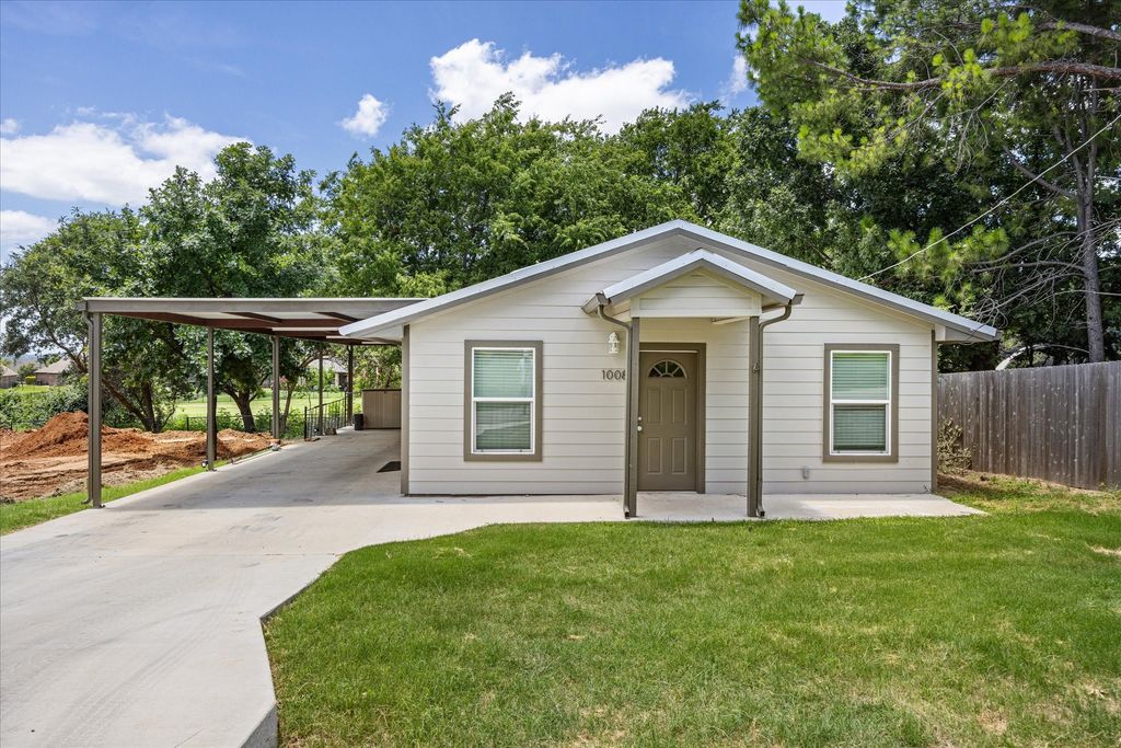 1008 Mustang Trail, Granbury, TX 76049