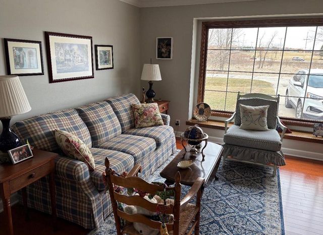 1701 River Forest DRIVE, Mequon, WI 53092