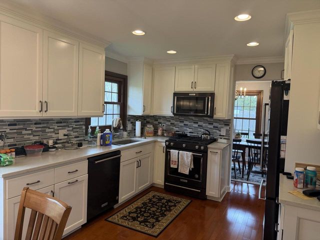 1701 River Forest DRIVE, Mequon, WI 53092