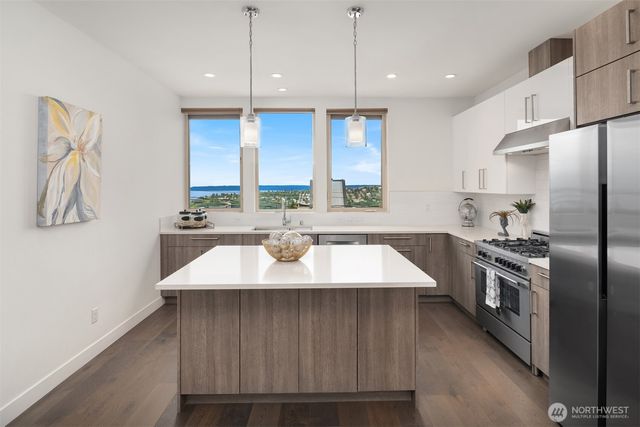 1935 B 7th Avenue W, Seattle, WA 98119
