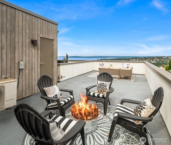 1935 B 7th Avenue W, Seattle, WA 98119