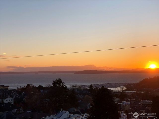1935 B 7th Avenue W, Seattle, WA 98119