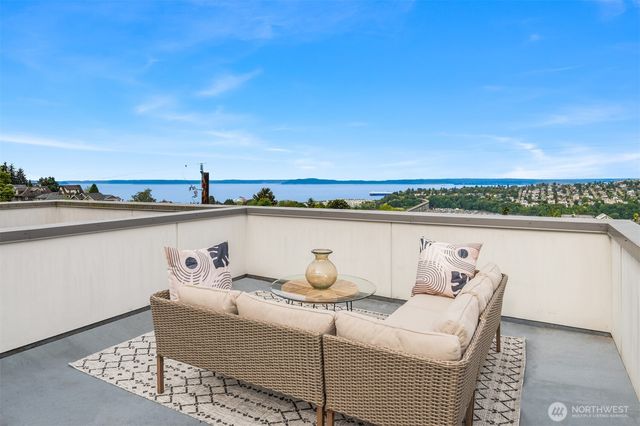1935 B 7th Avenue W, Seattle, WA 98119