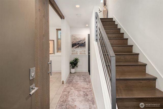 1935 B 7th Avenue W, Seattle, WA 98119
