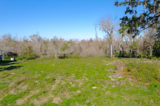 120 Ridgeline Avenue, Satsuma, FL 32189