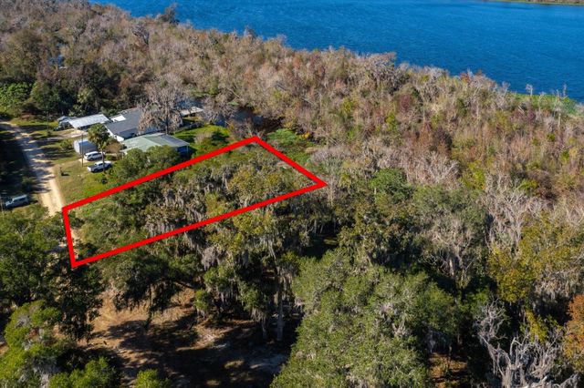 120 Ridgeline Avenue, Satsuma, FL 32189