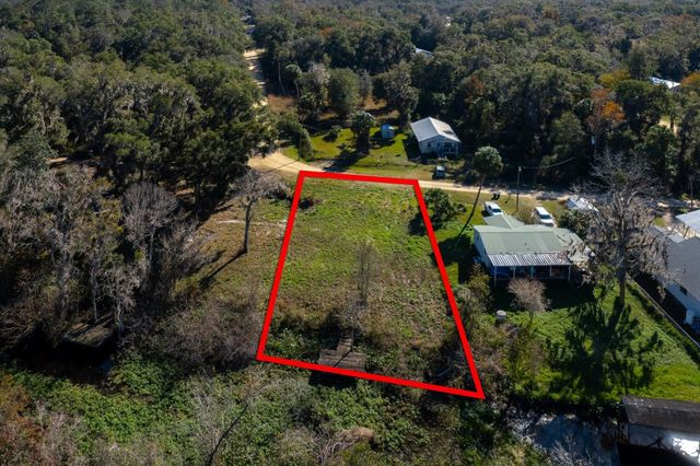 120 Ridgeline Avenue, Satsuma, FL 32189