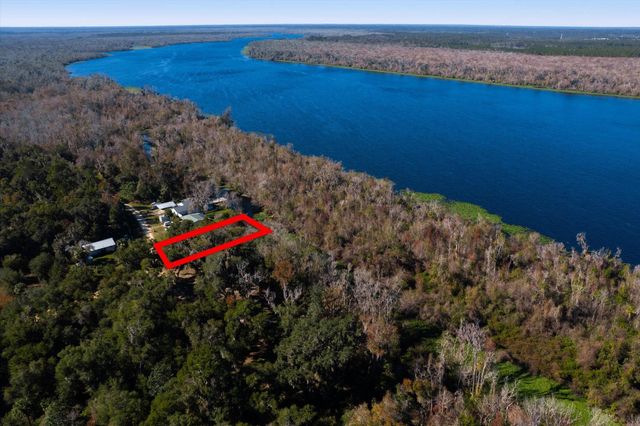 120 Ridgeline Avenue, Satsuma, FL 32189