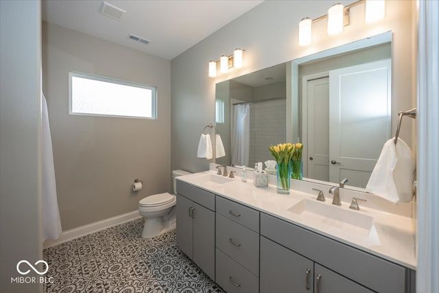 4305 Prairie Falcon Drive, Zionsville, IN 46077