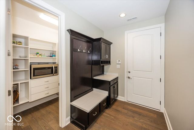 4305 Prairie Falcon Drive, Zionsville, IN 46077