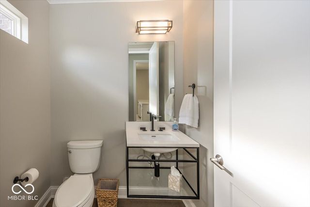 4305 Prairie Falcon Drive, Zionsville, IN 46077