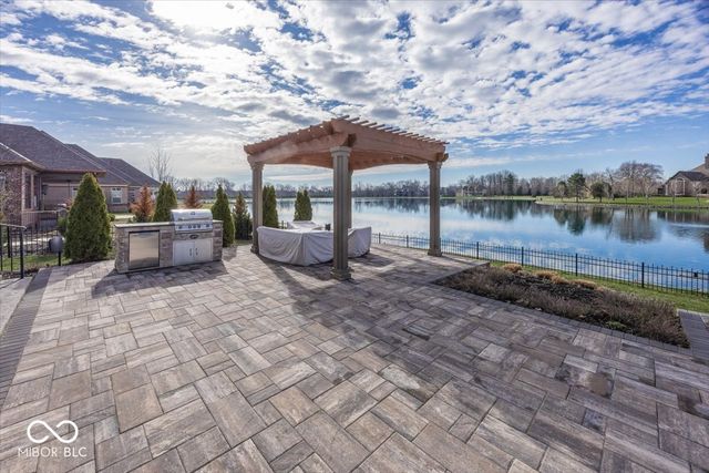 4305 Prairie Falcon Drive, Zionsville, IN 46077