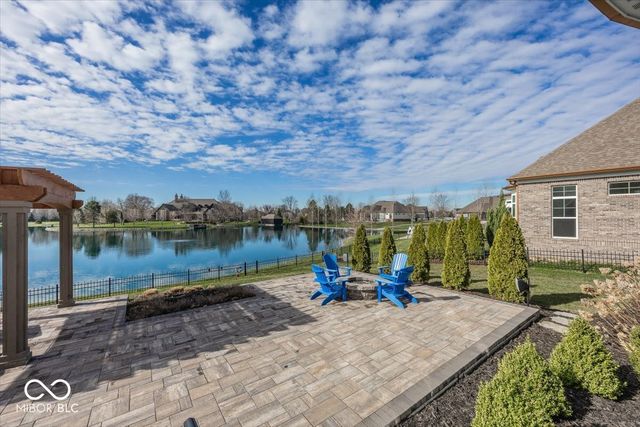 4305 Prairie Falcon Drive, Zionsville, IN 46077