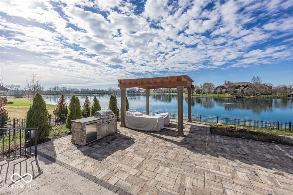 4305 Prairie Falcon Drive, Zionsville, IN 46077