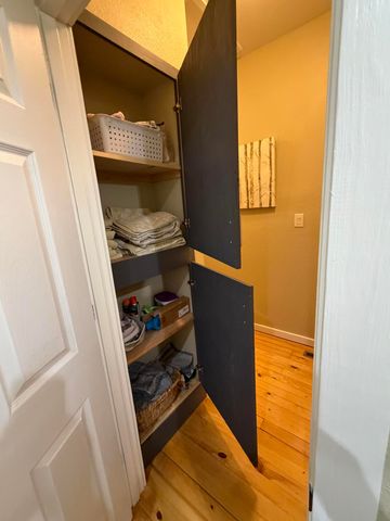 2558 N Howard Avenue, Springfield, MO 65803