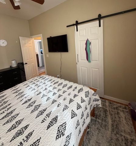 2558 N Howard Avenue, Springfield, MO 65803