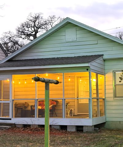 2558 N Howard Avenue, Springfield, MO 65803